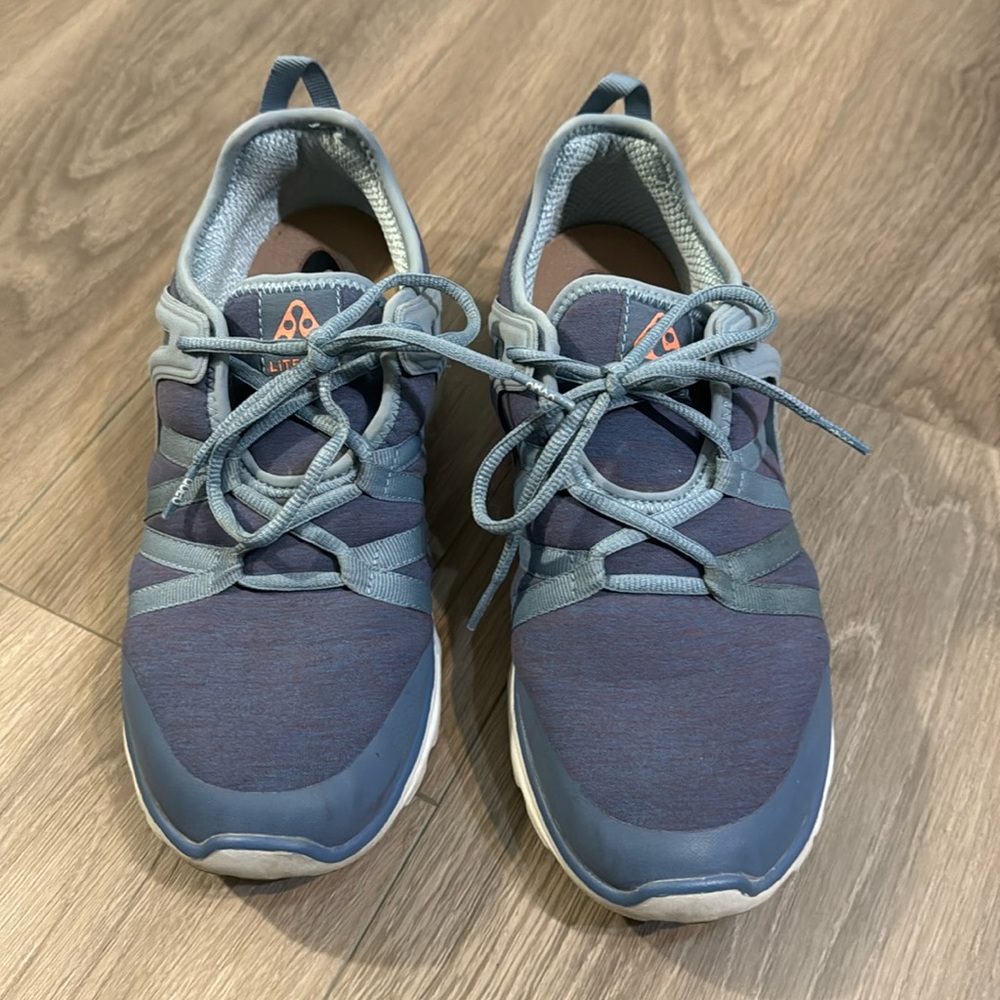 Abeo women’s shoes size 9.5